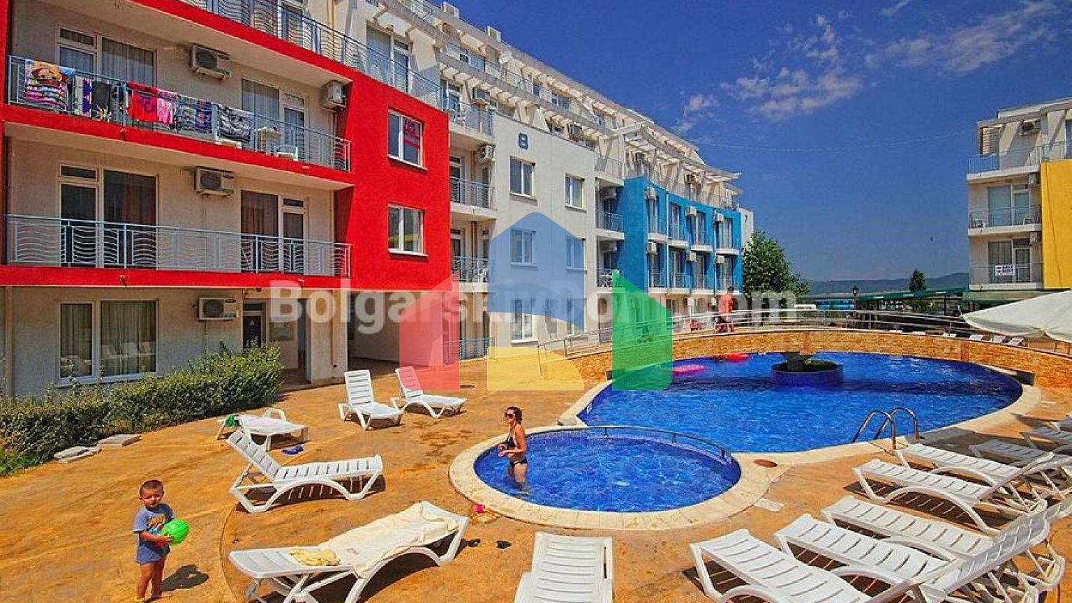 Двокімнатна квартира в Санні Дей 3