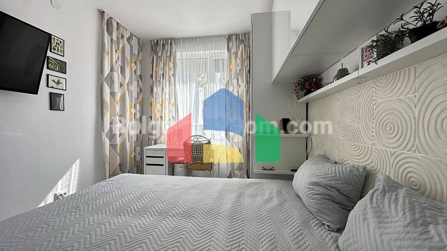 Двокімнатна квартира в Санні Дей 3