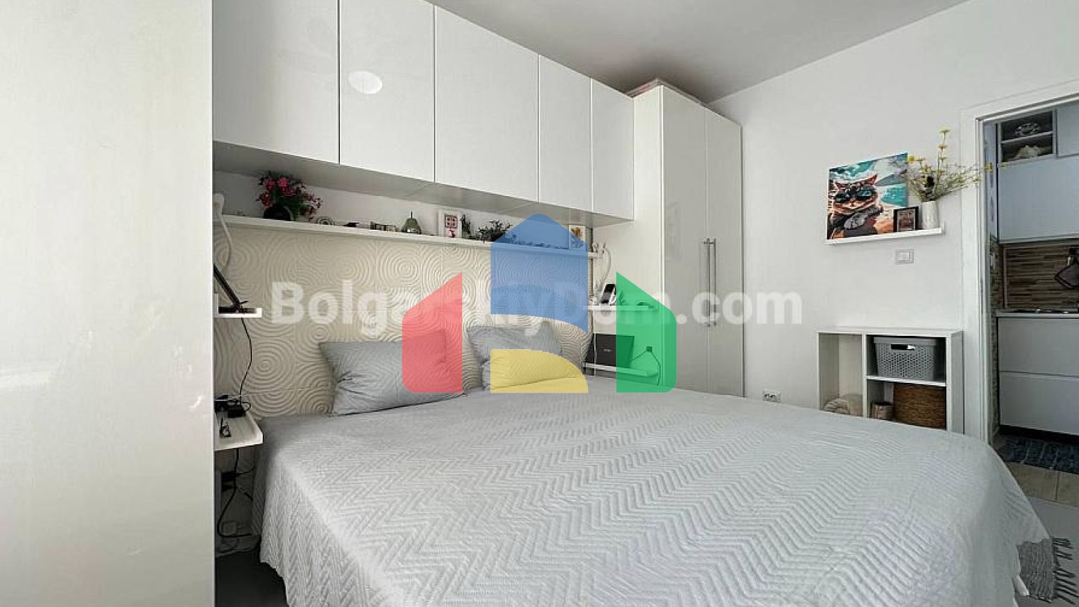 Двокімнатна квартира в Санні Дей 3