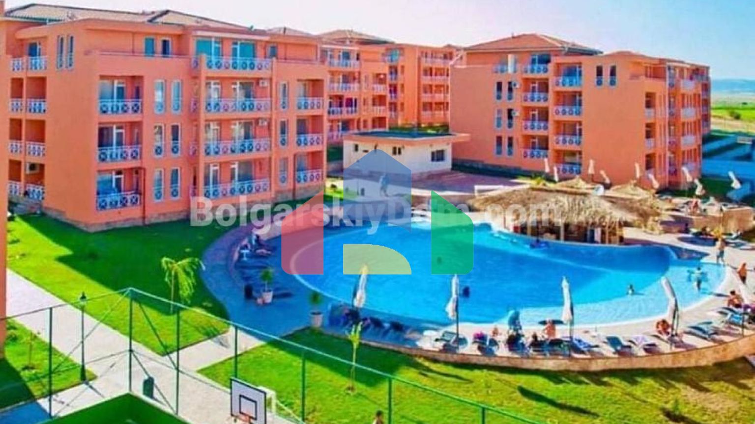 Двокімнатна квартира в Санні Дей 6