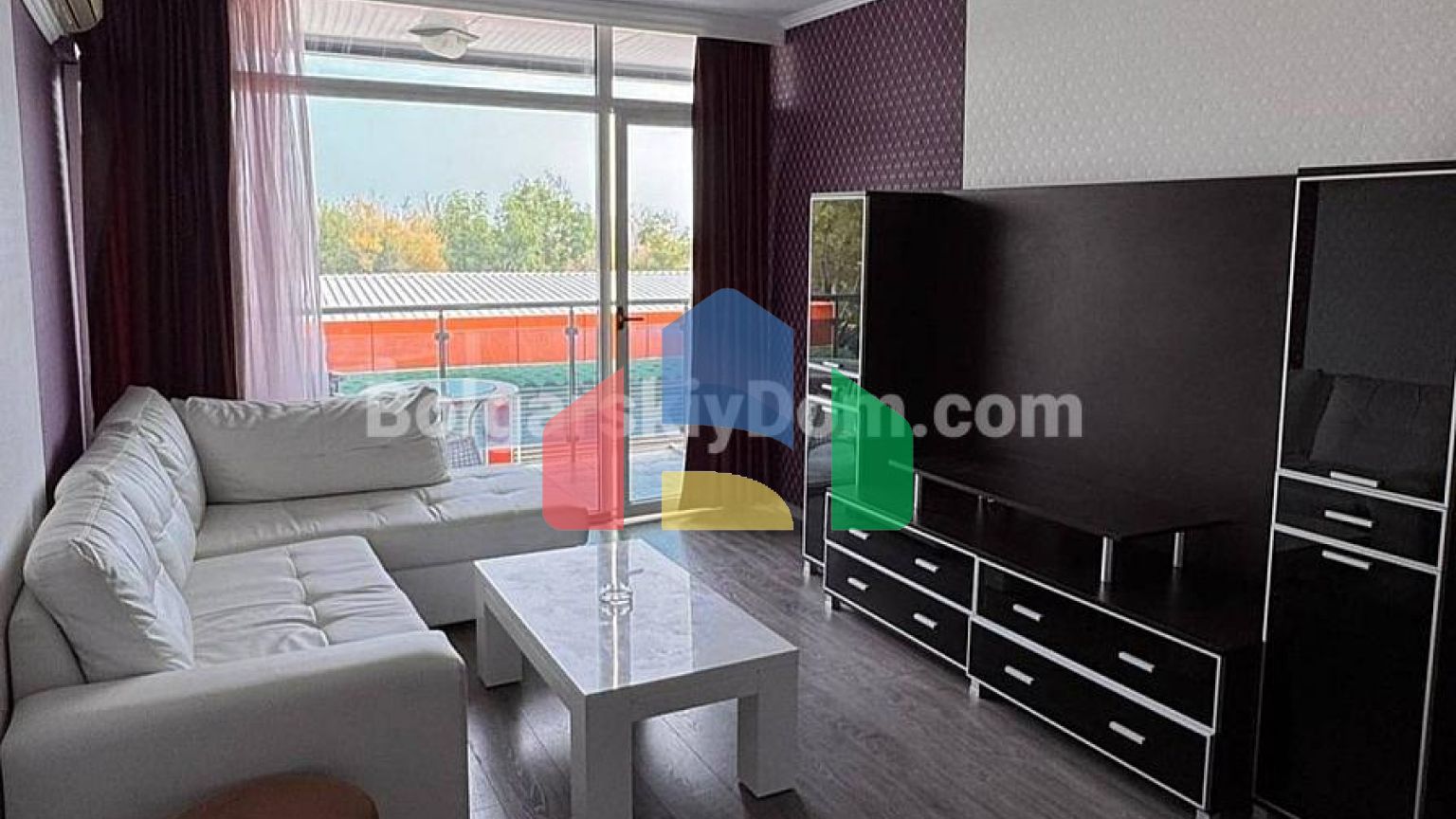 Трикімнатна квартира в Галері 2