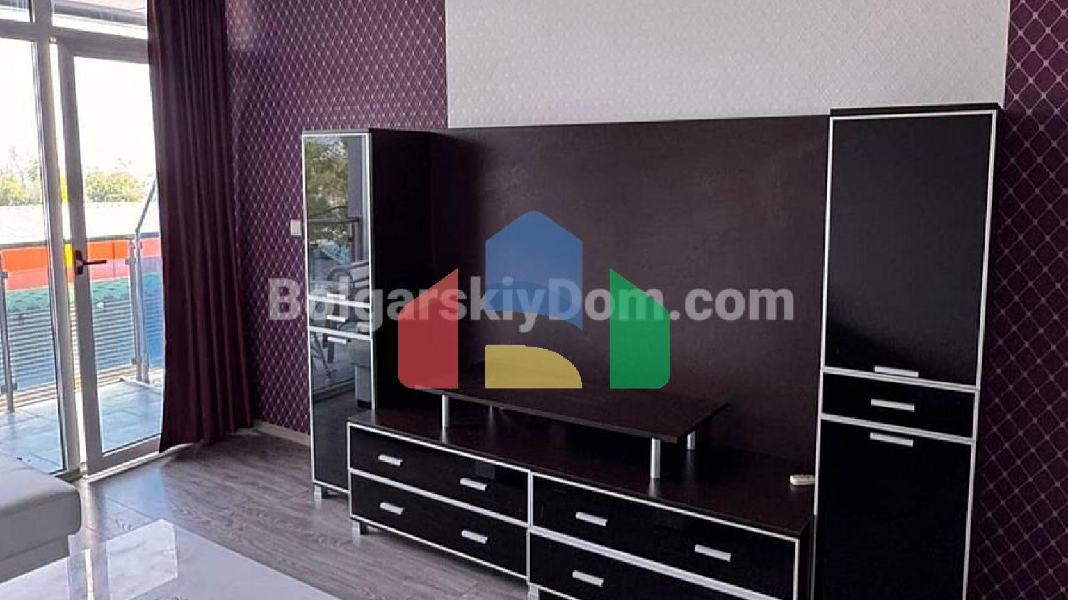 Трикімнатна квартира в Галері 2