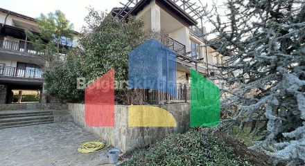 Трикімнатна квартира в Свята Софія