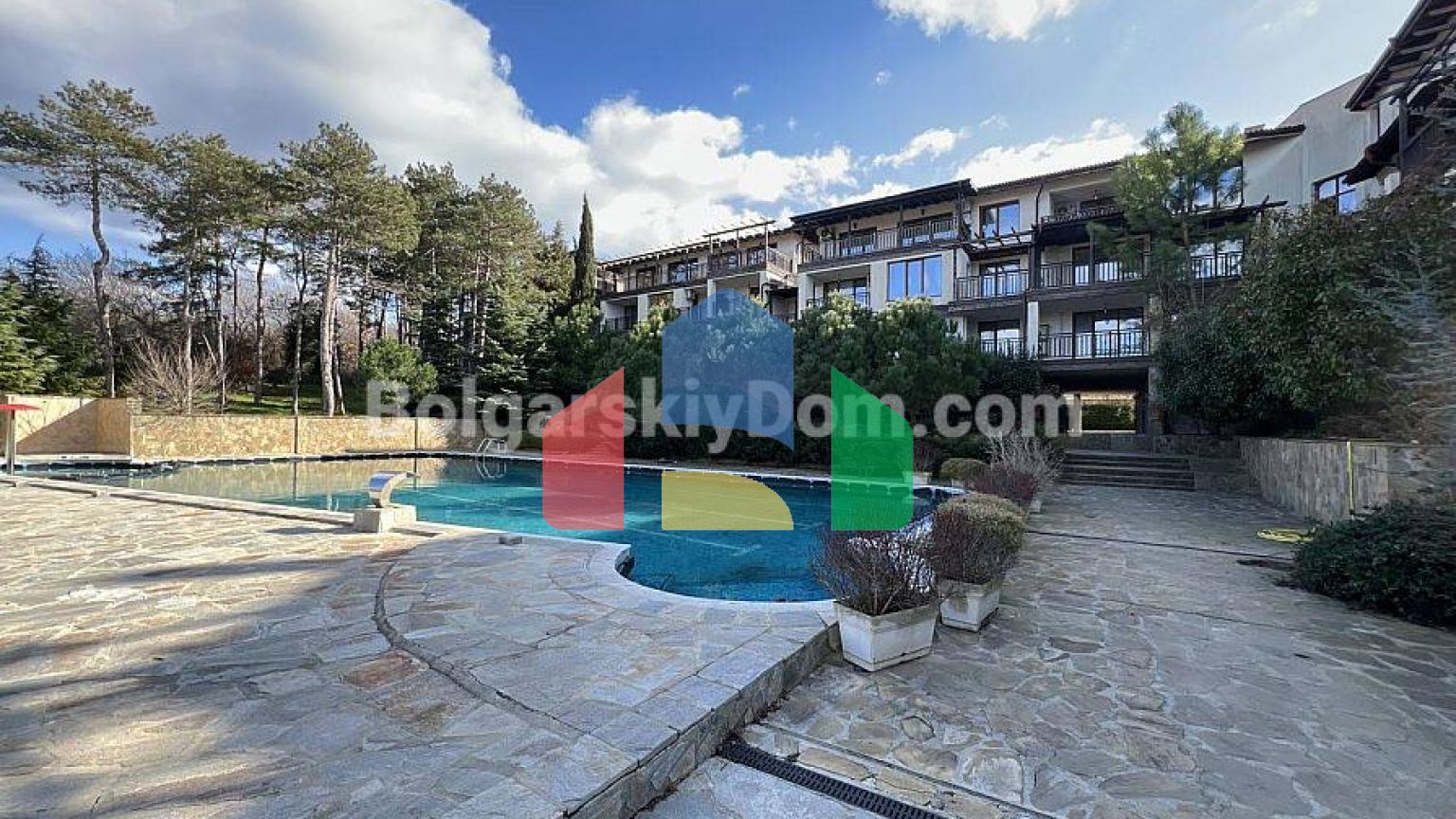 Трикімнатна квартира в Свята Софія