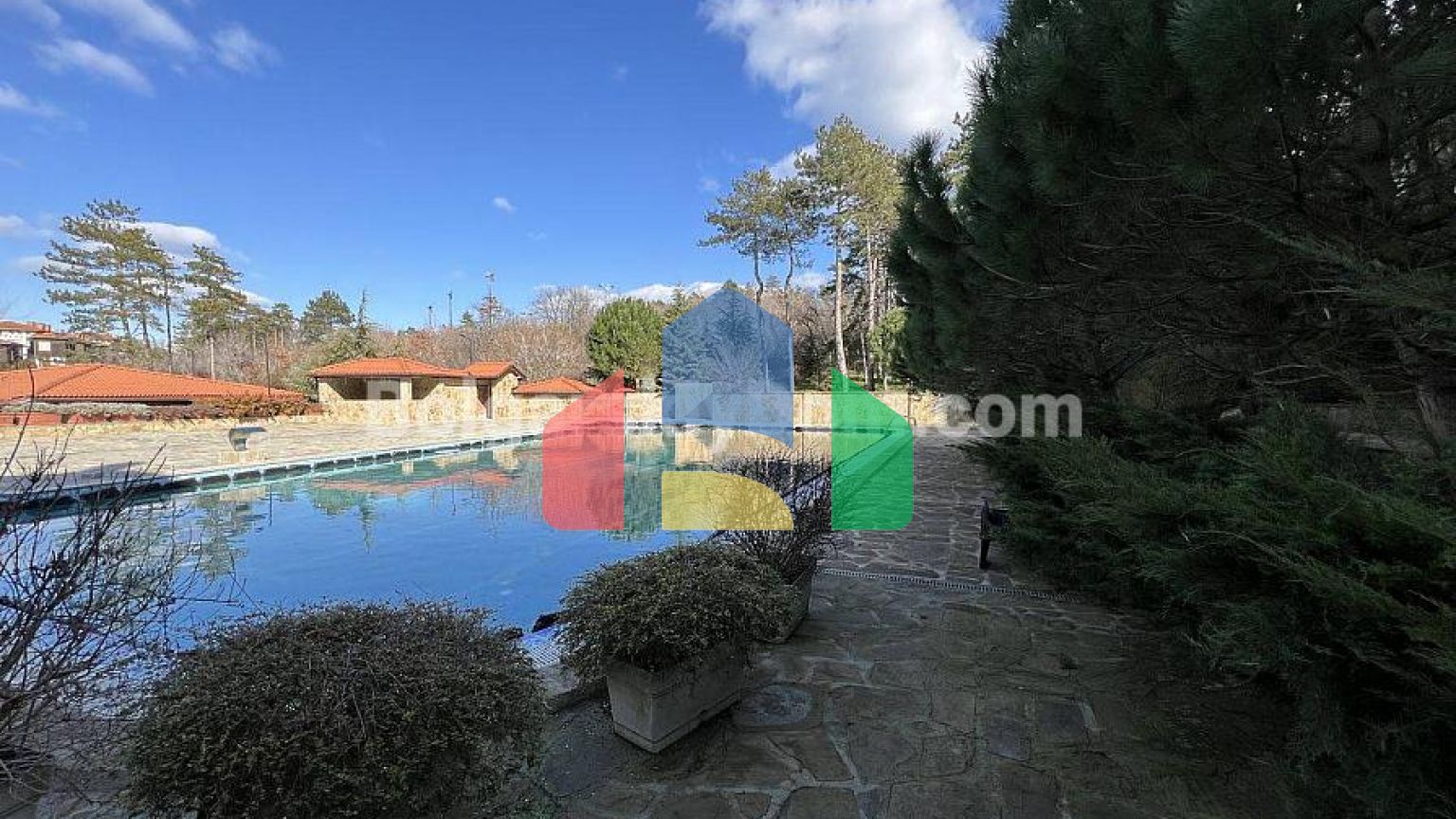 Трикімнатна квартира в Свята Софія