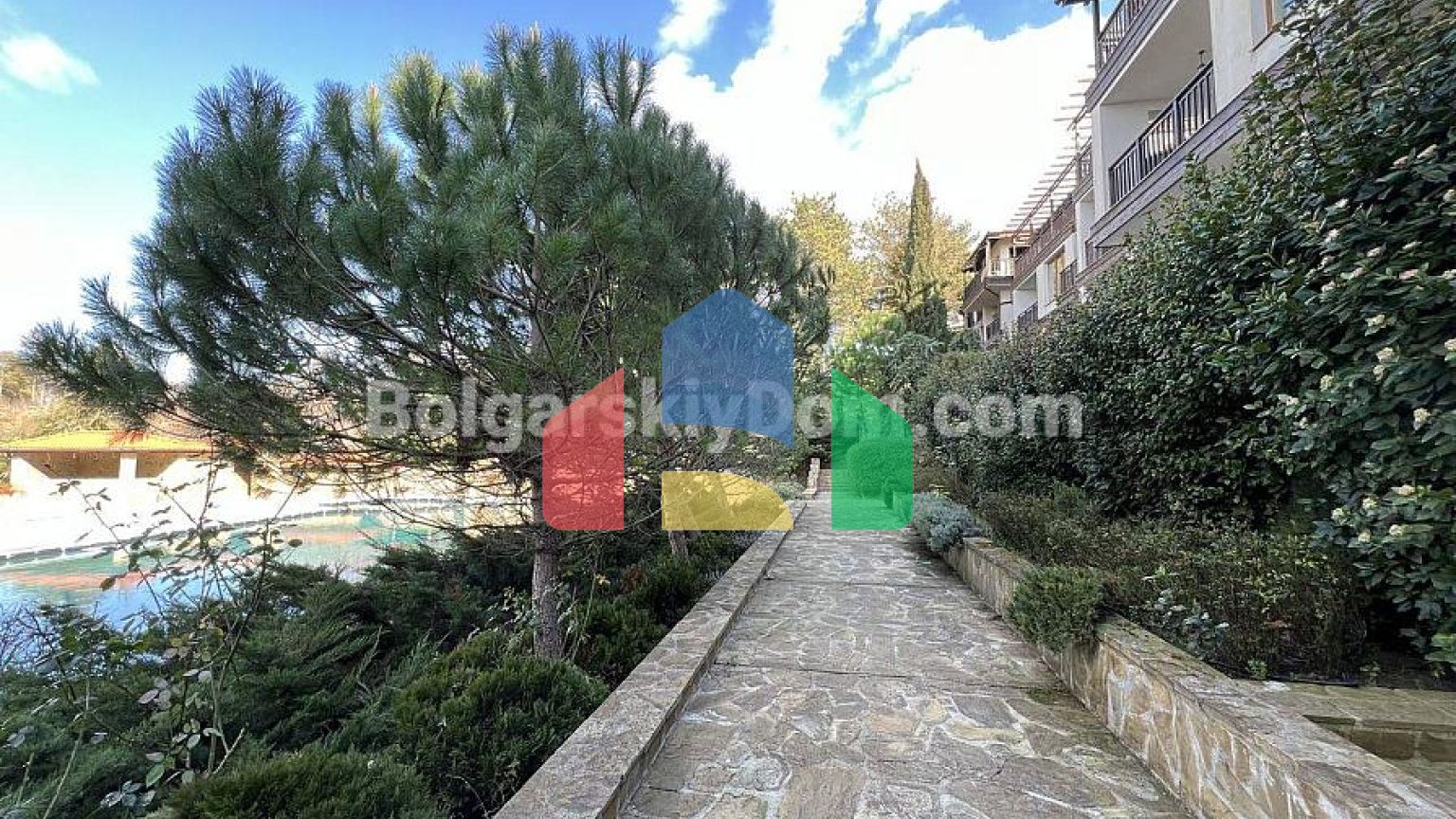 Трикімнатна квартира в Свята Софія