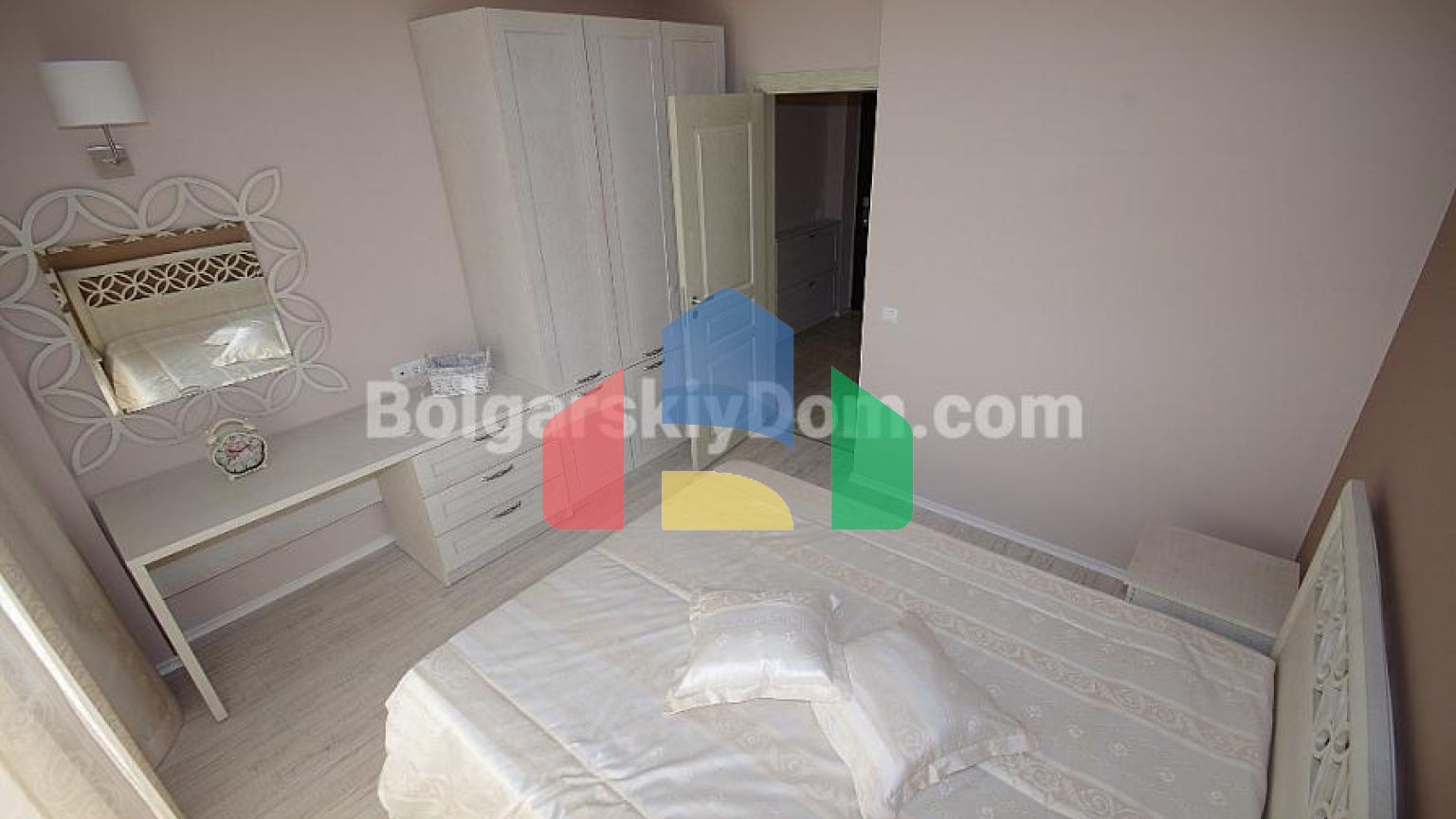 Лили Бич Резорт