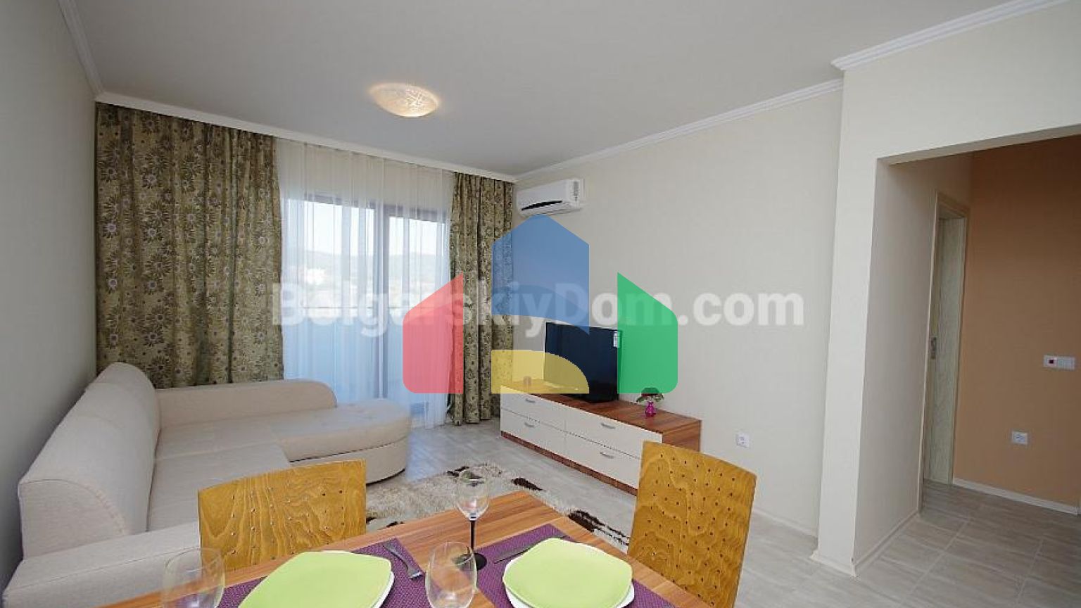 Лили Бич Резорт