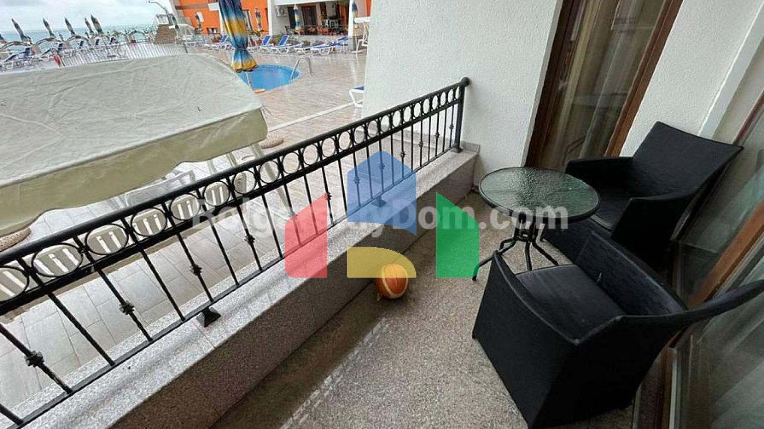 Трикімнатна квартира в Міраж