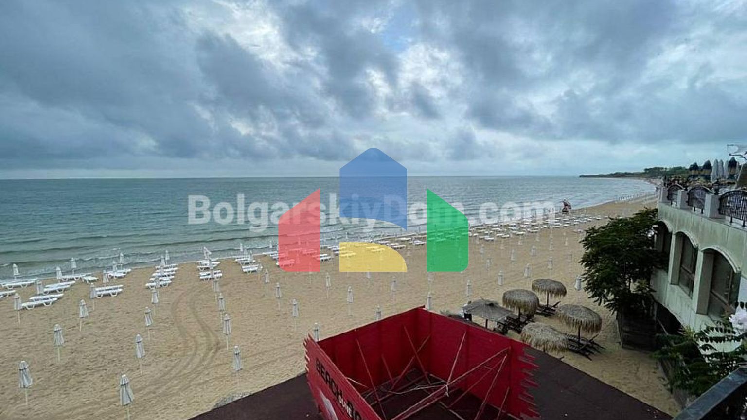 Трикімнатна квартира в Міраж