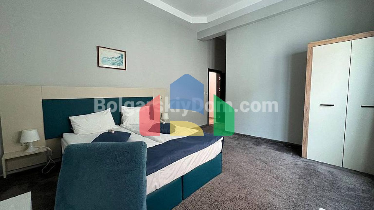 Трикімнатна квартира в Арсена