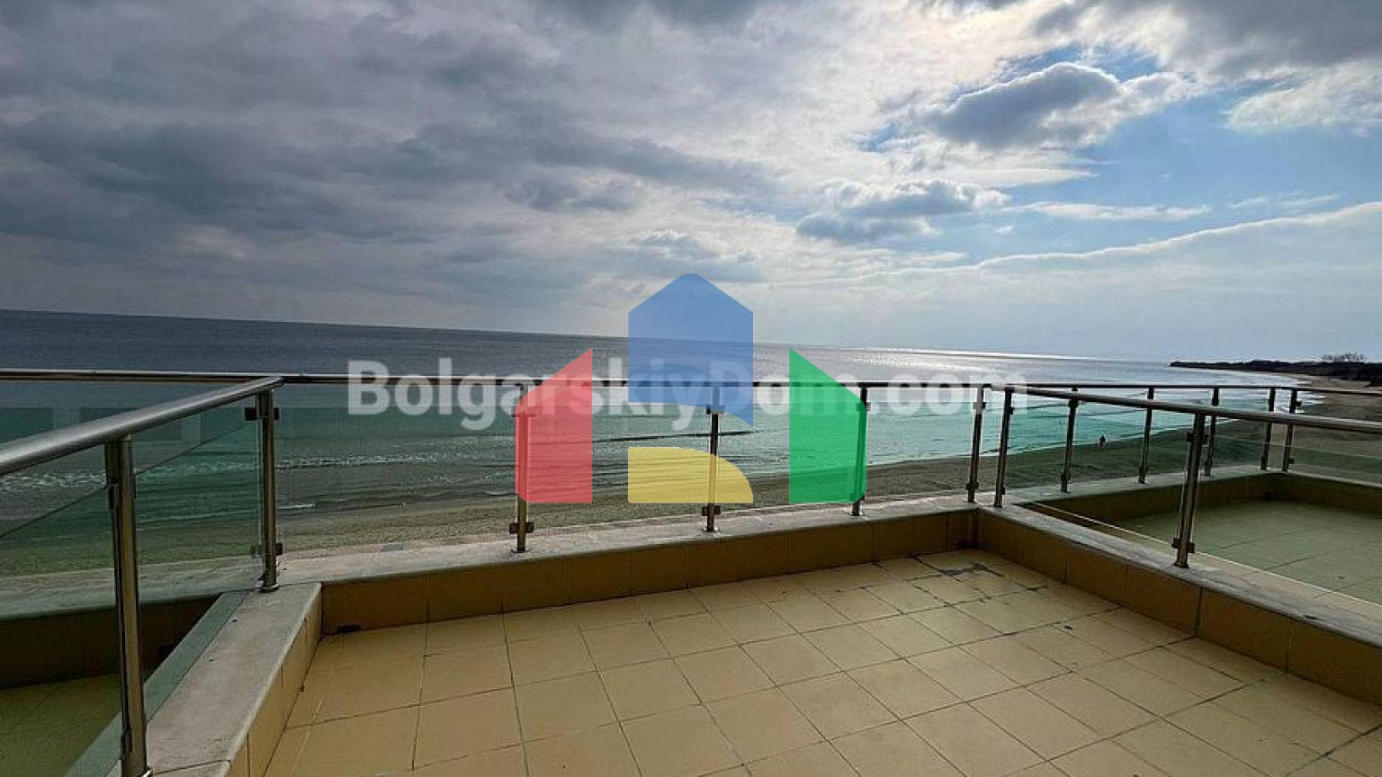 Трикімнатна квартира в Арсена