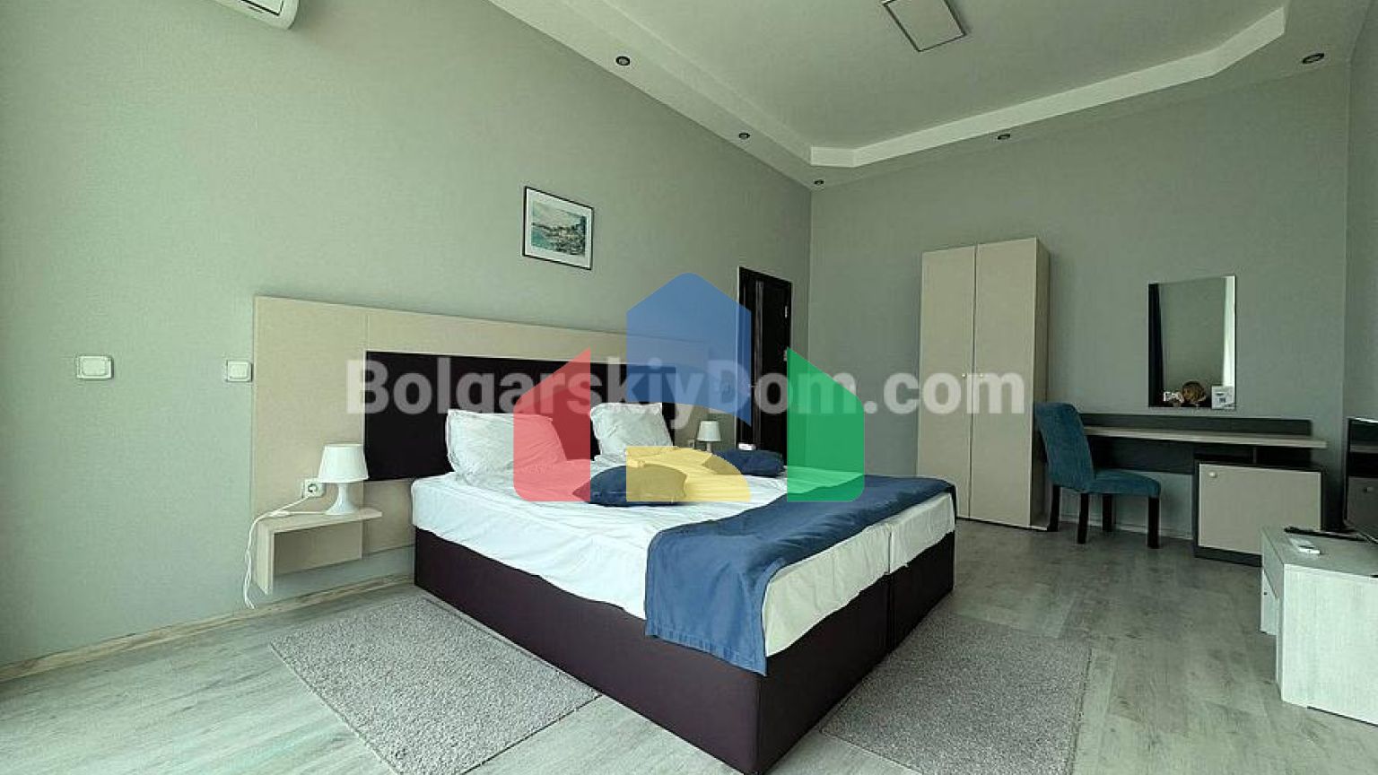 Трикімнатна квартира в Арсена