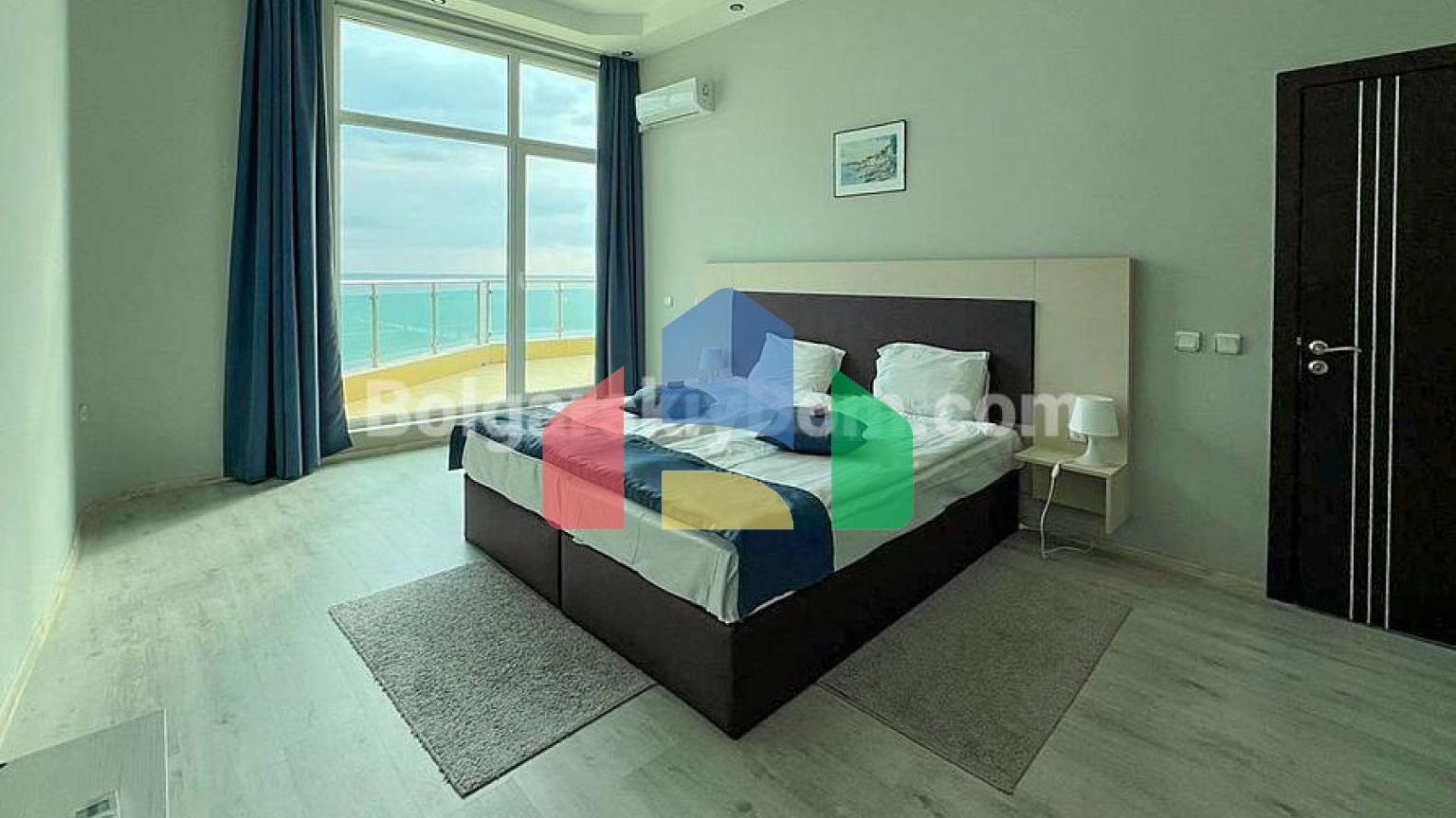 Трикімнатна квартира в Арсена