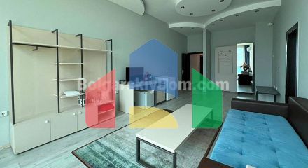 Трикімнатна квартира в Арсена