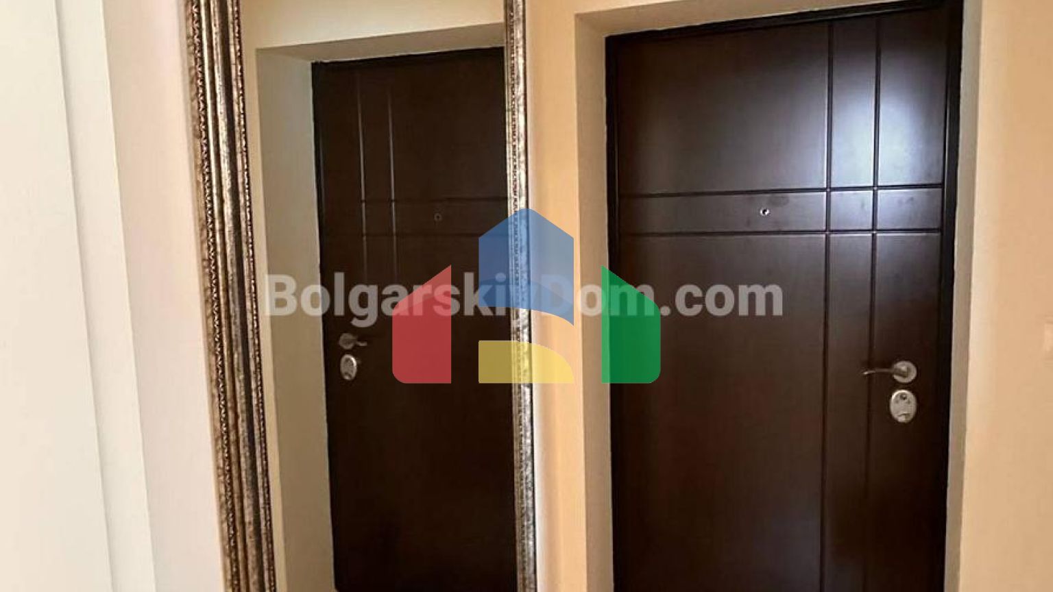 Трикімнатний мезонет в Естебан