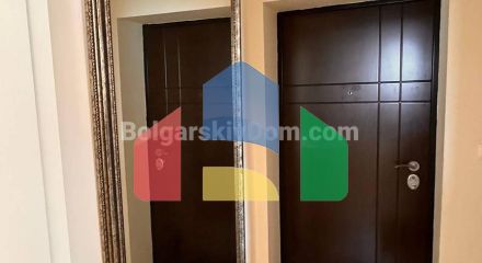 Трикімнатний мезонет в Естебан