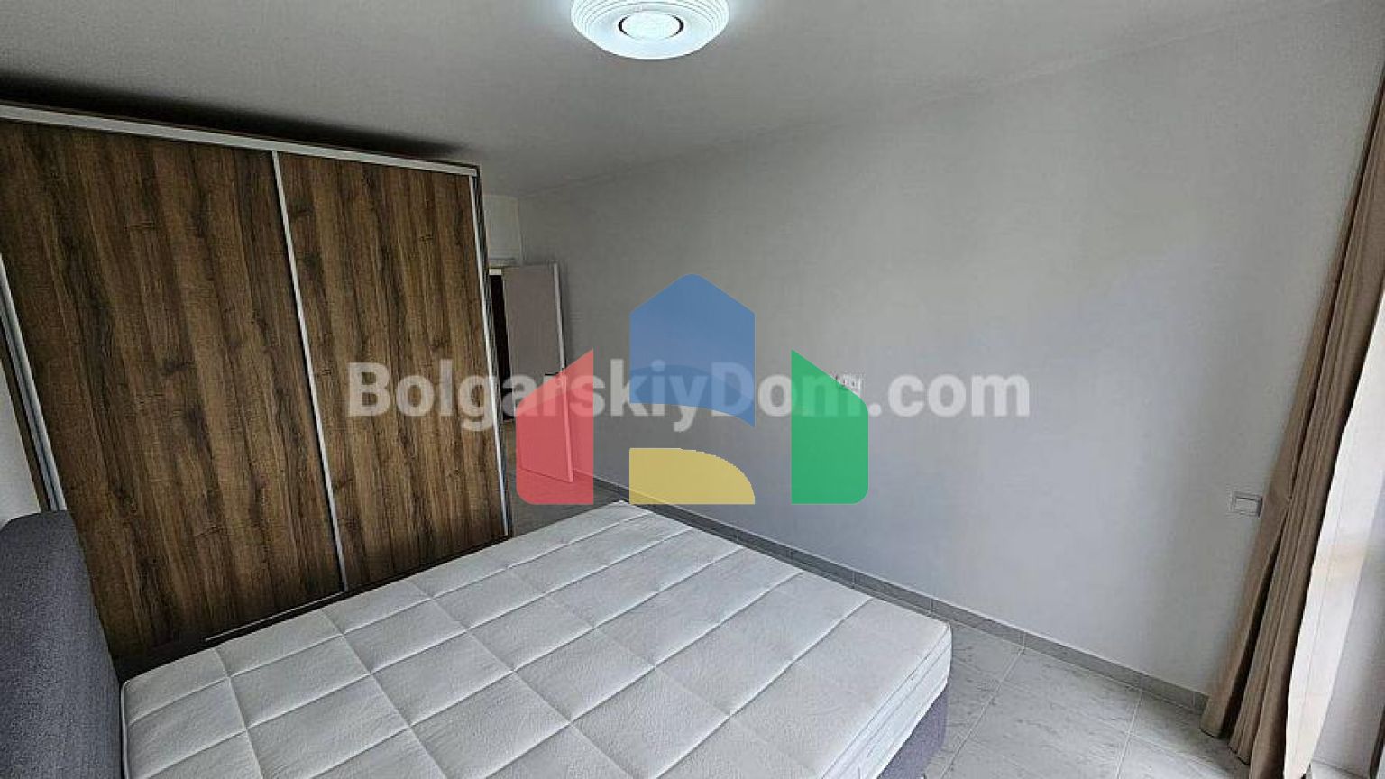 Трикімнатна квартира в Посейдон