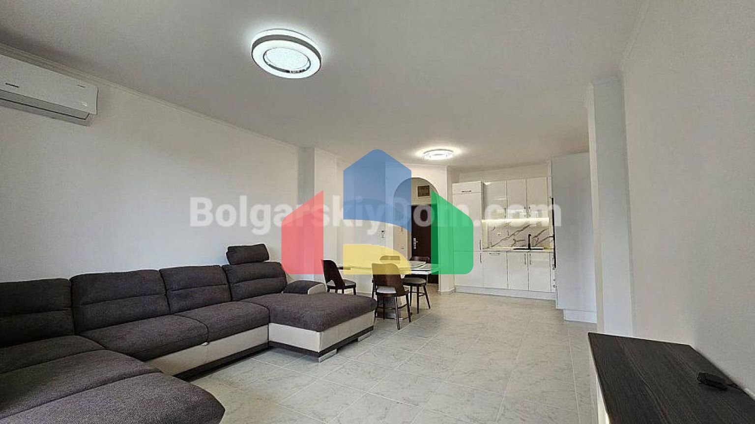 Трикімнатна квартира в Посейдон