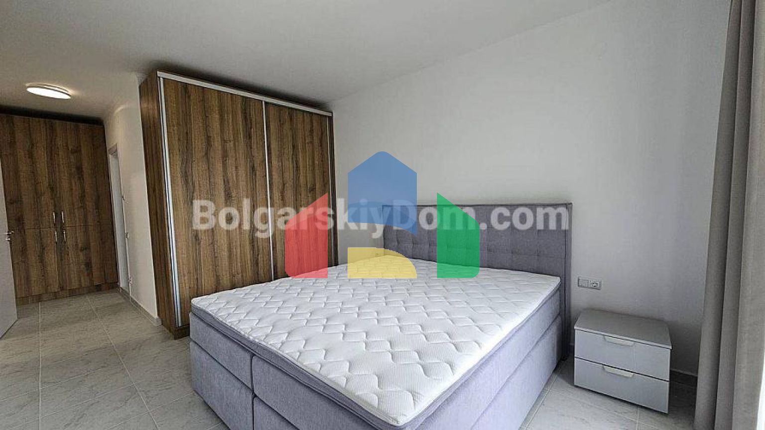 Трикімнатна квартира в Посейдон