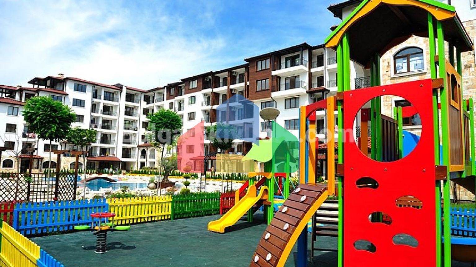 Трикімнатна квартира в Аполлон