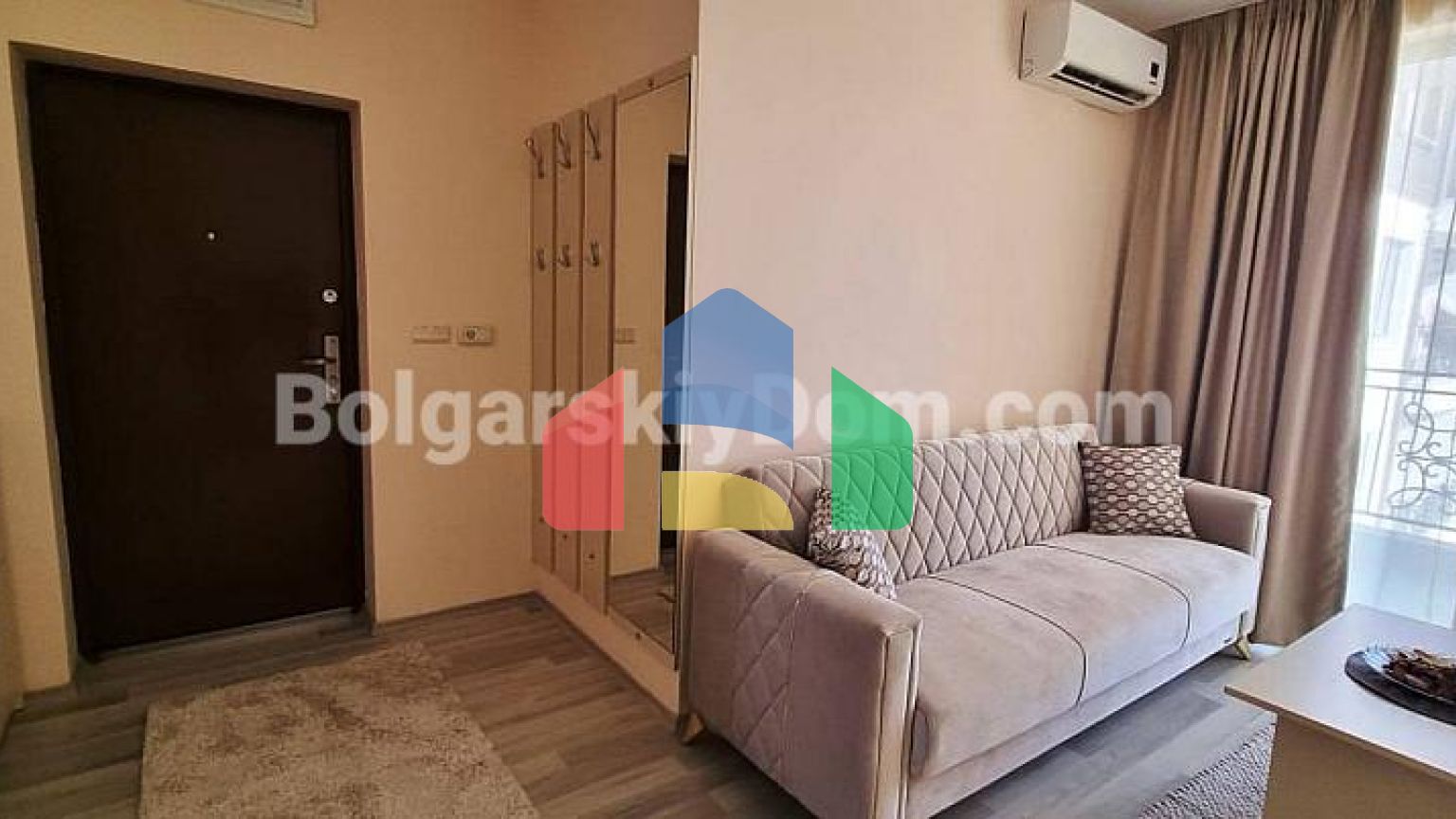 Трикімнатна квартира в Аполлон