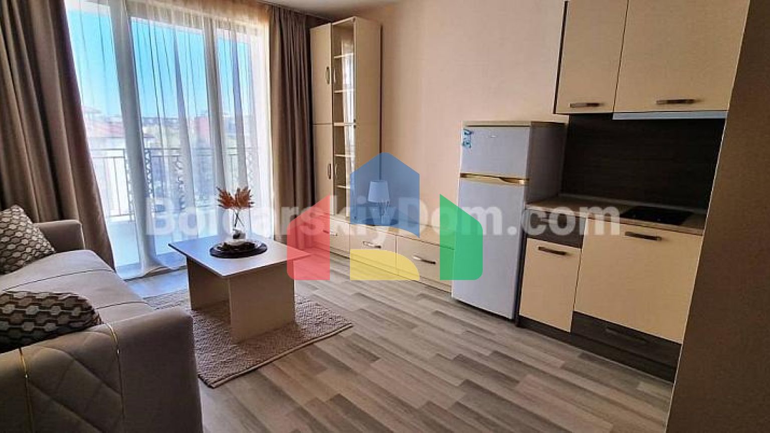 Трикімнатна квартира в Аполлон