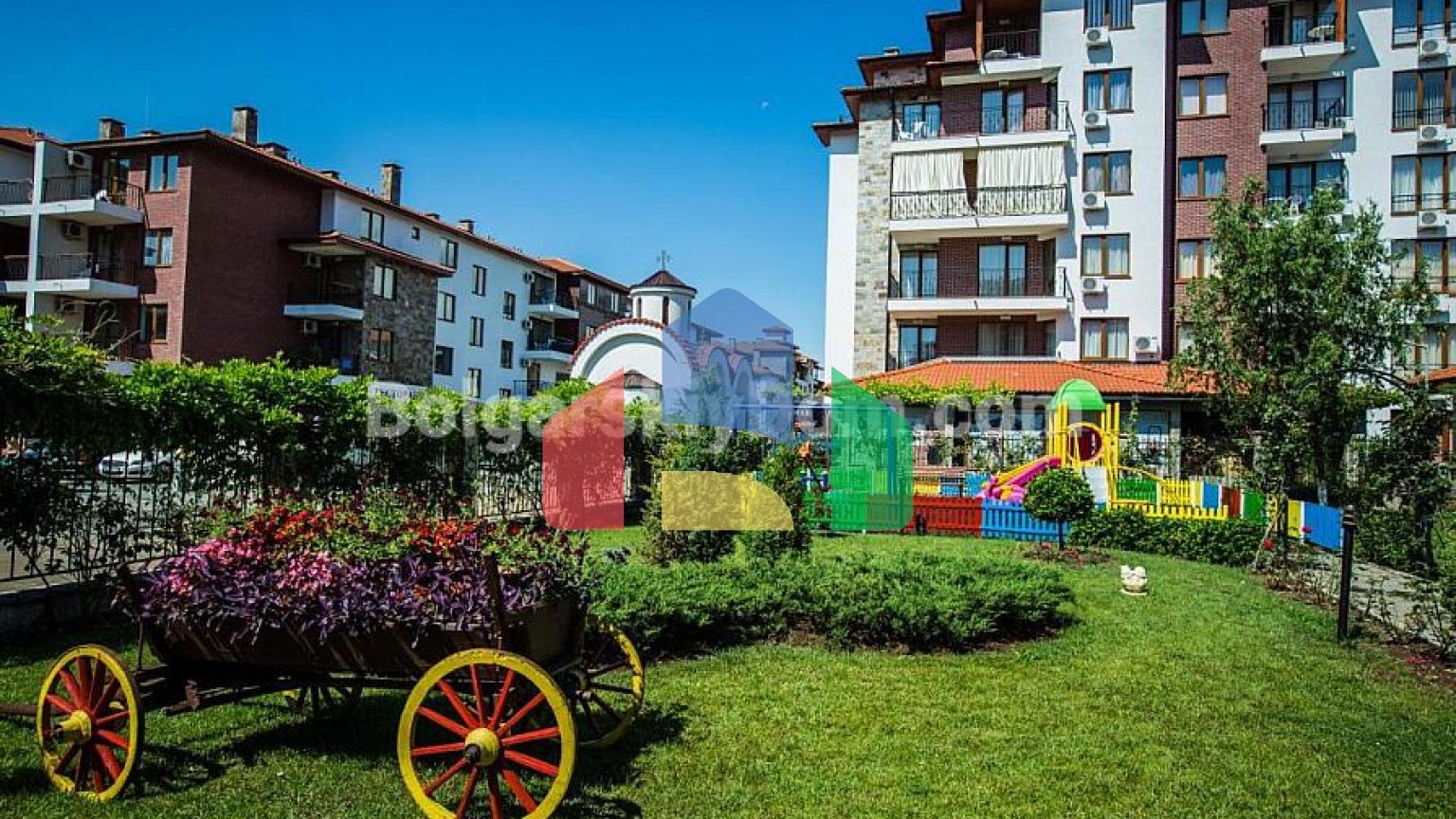 Трикімнатна квартира в Аполлон