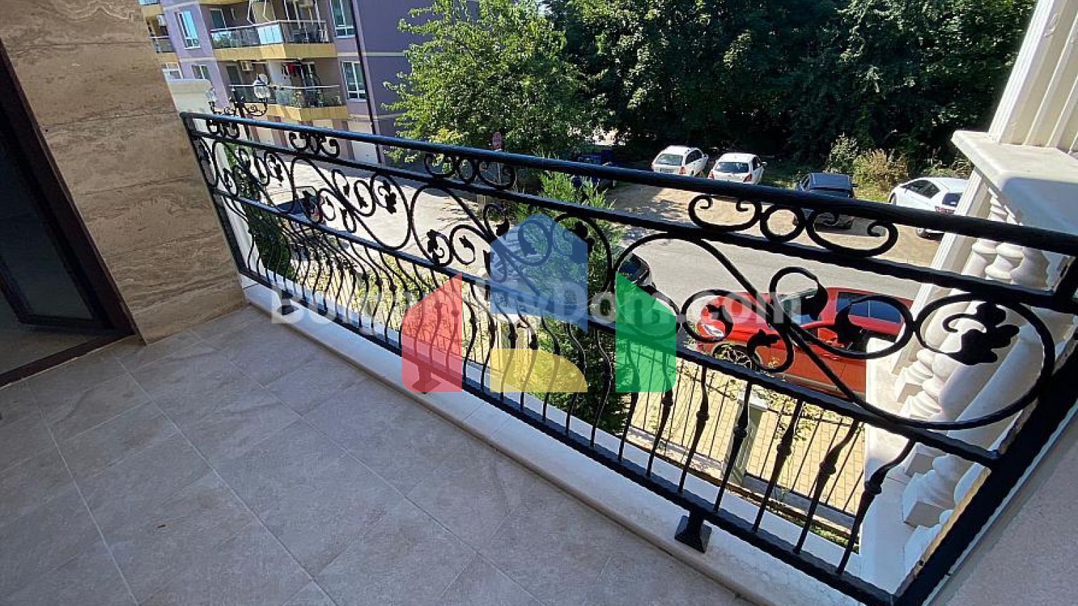 Квартири в Валенсія Гарденс