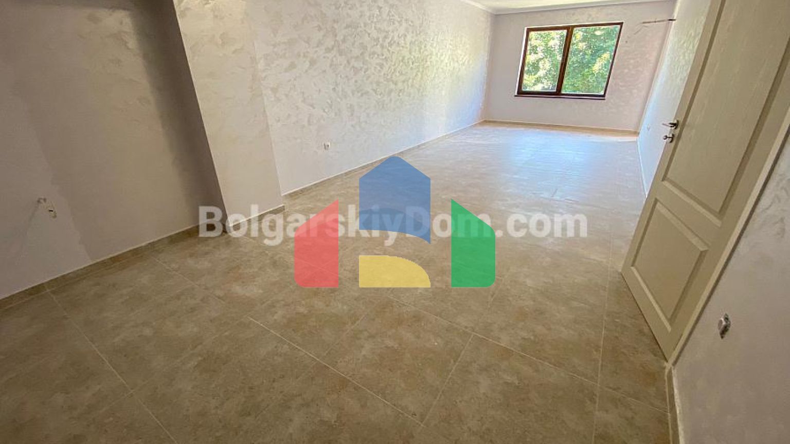 Квартири в Валенсія Гарденс