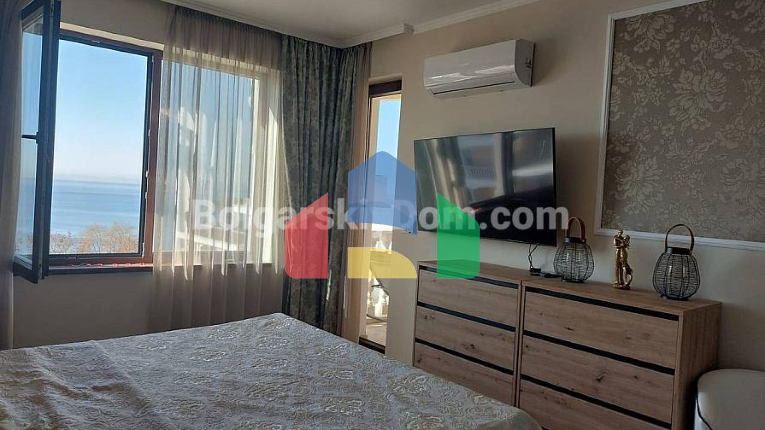 Трехкомнатная квартира в Валенсия Гарденс