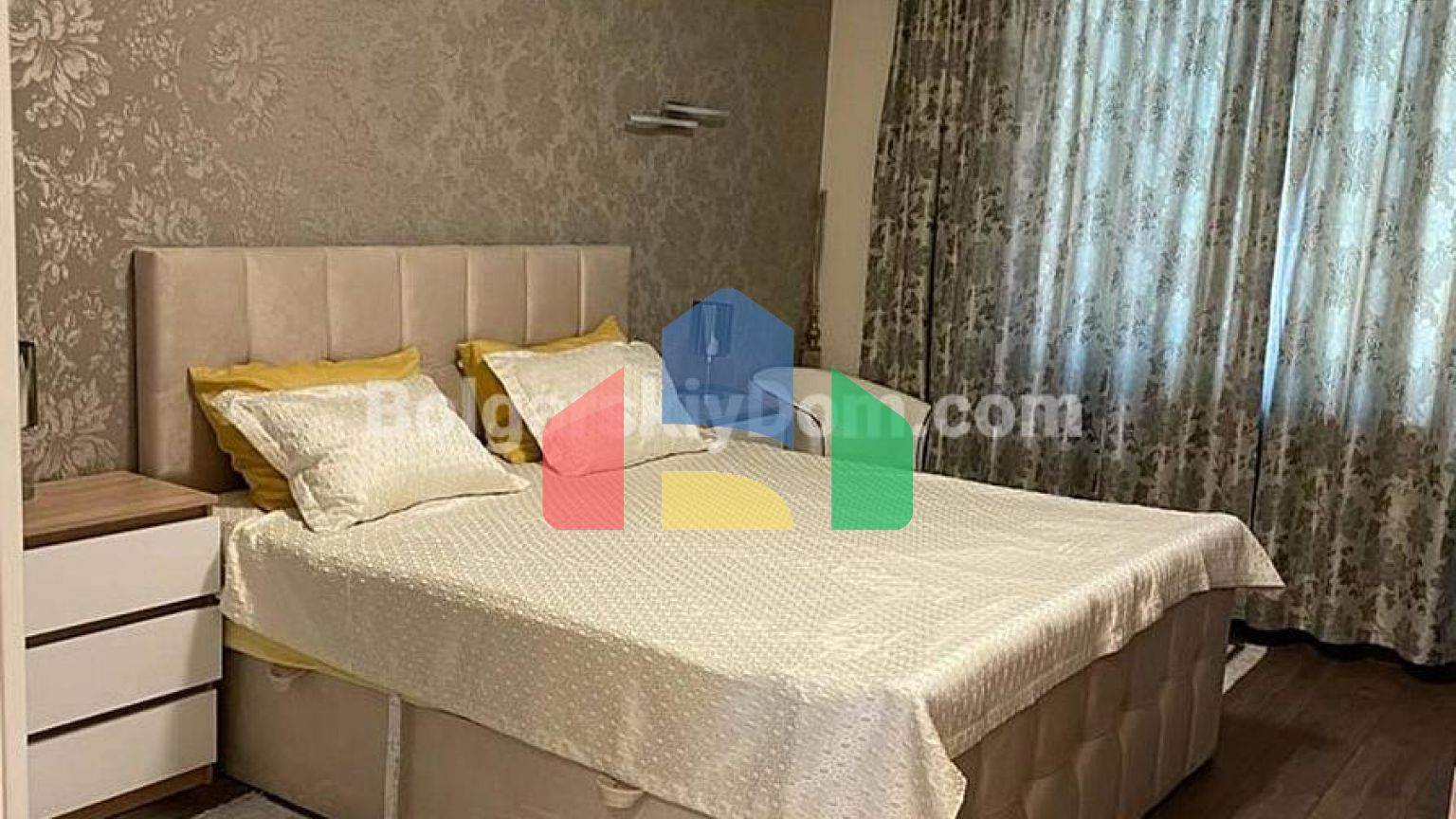 Трехкомнатная квартира в Валенсия Гарденс