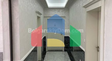 Трехкомнатная квартира в Валенсия Гарденс