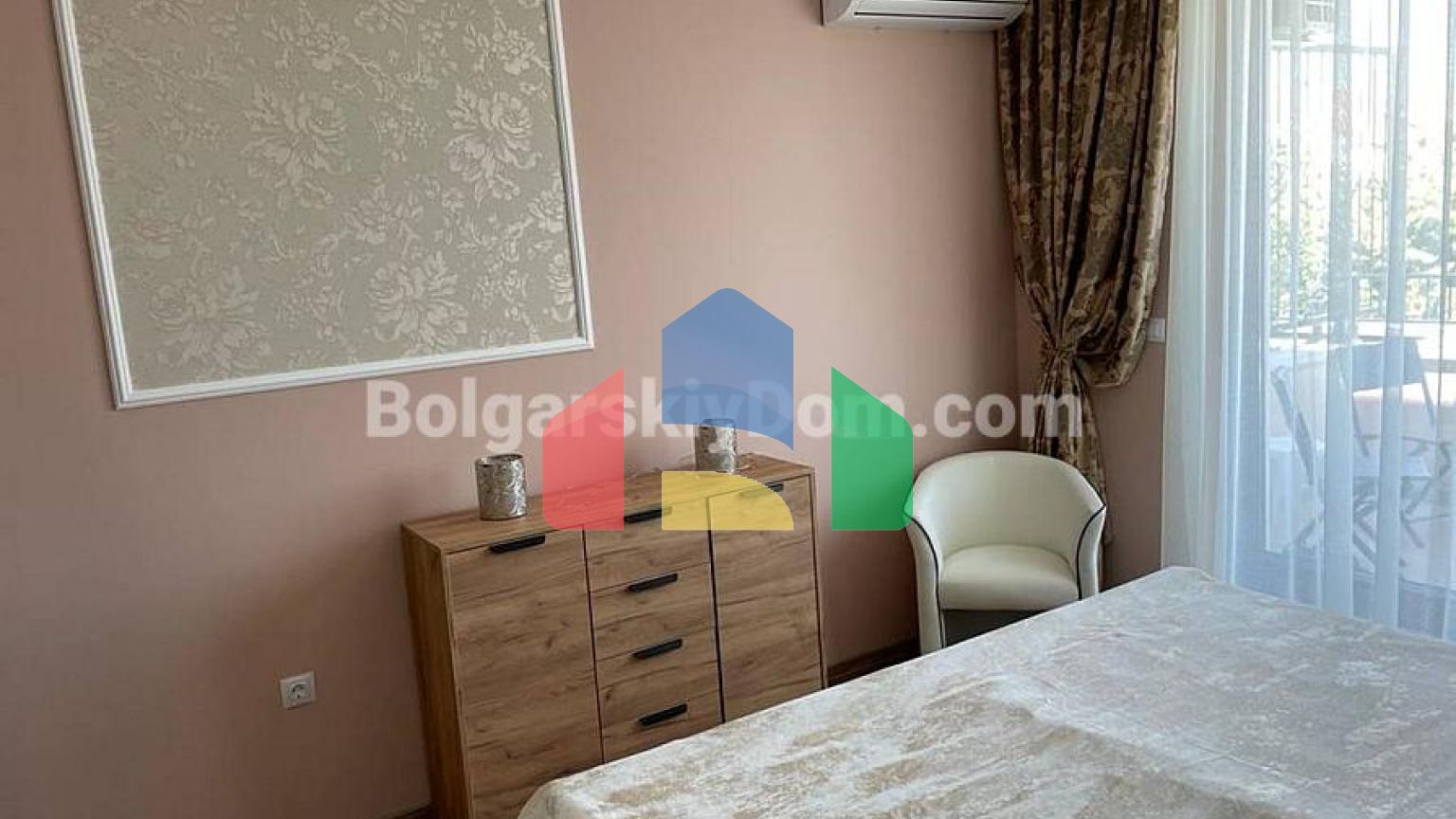 Трехкомнатная квартира в Валенсия Гарденс