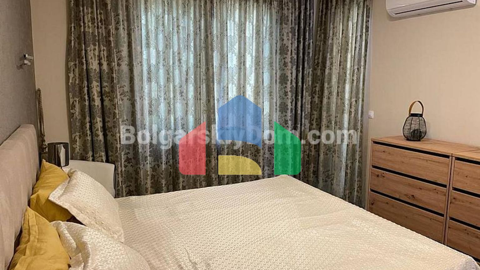 Трехкомнатная квартира в Валенсия Гарденс