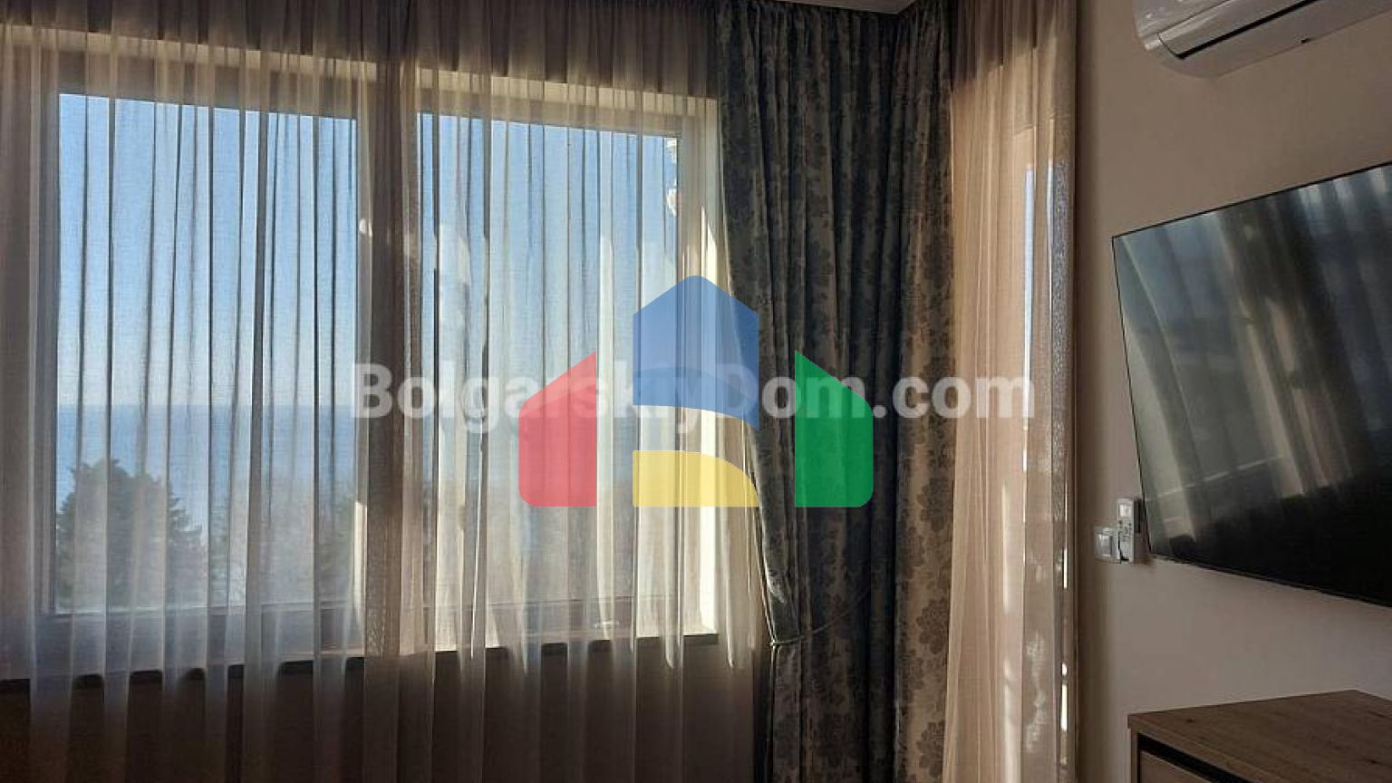 Трехкомнатная квартира в Валенсия Гарденс