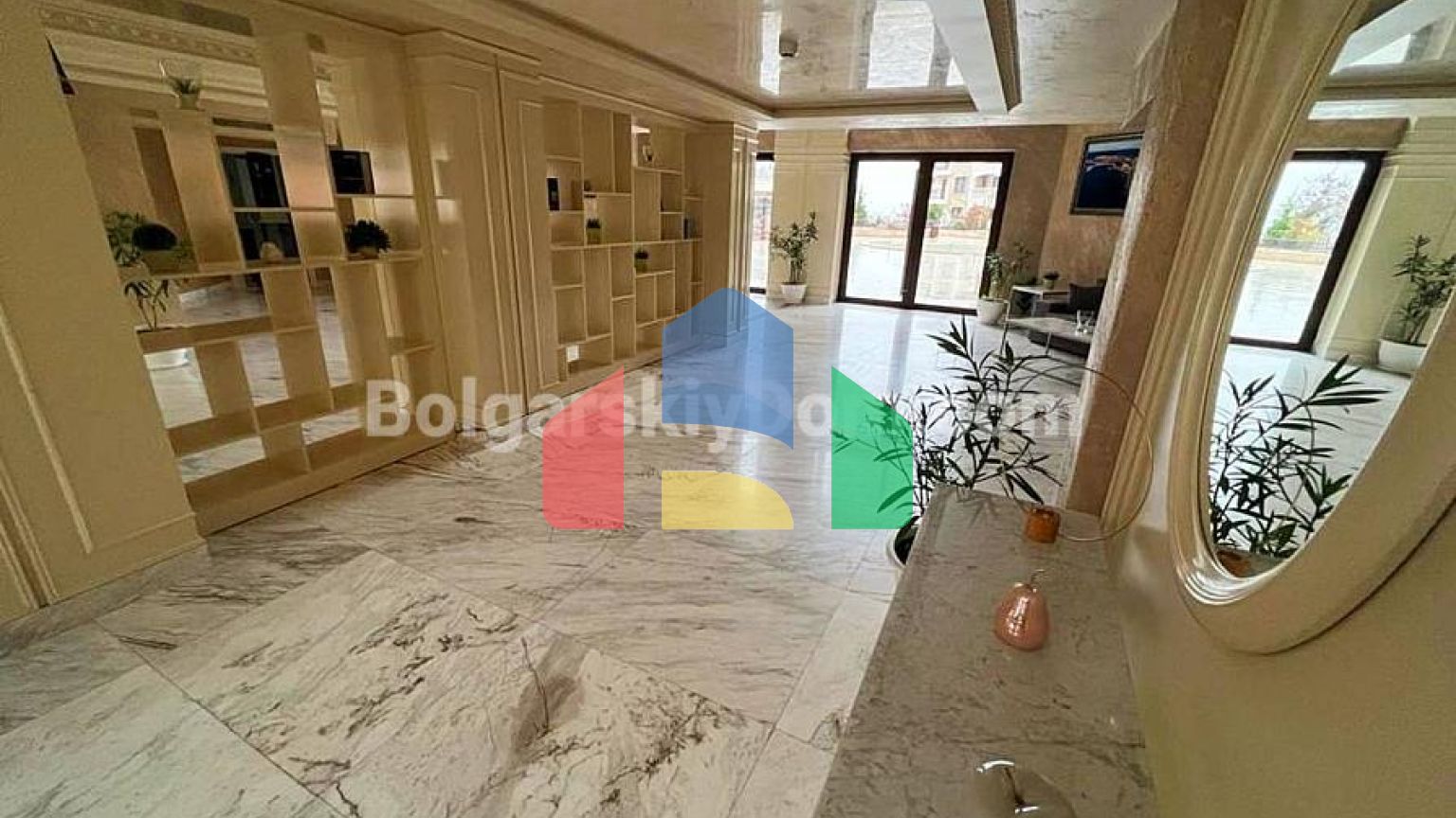 Трехкомнатная квартира в Валенсия Гарденс