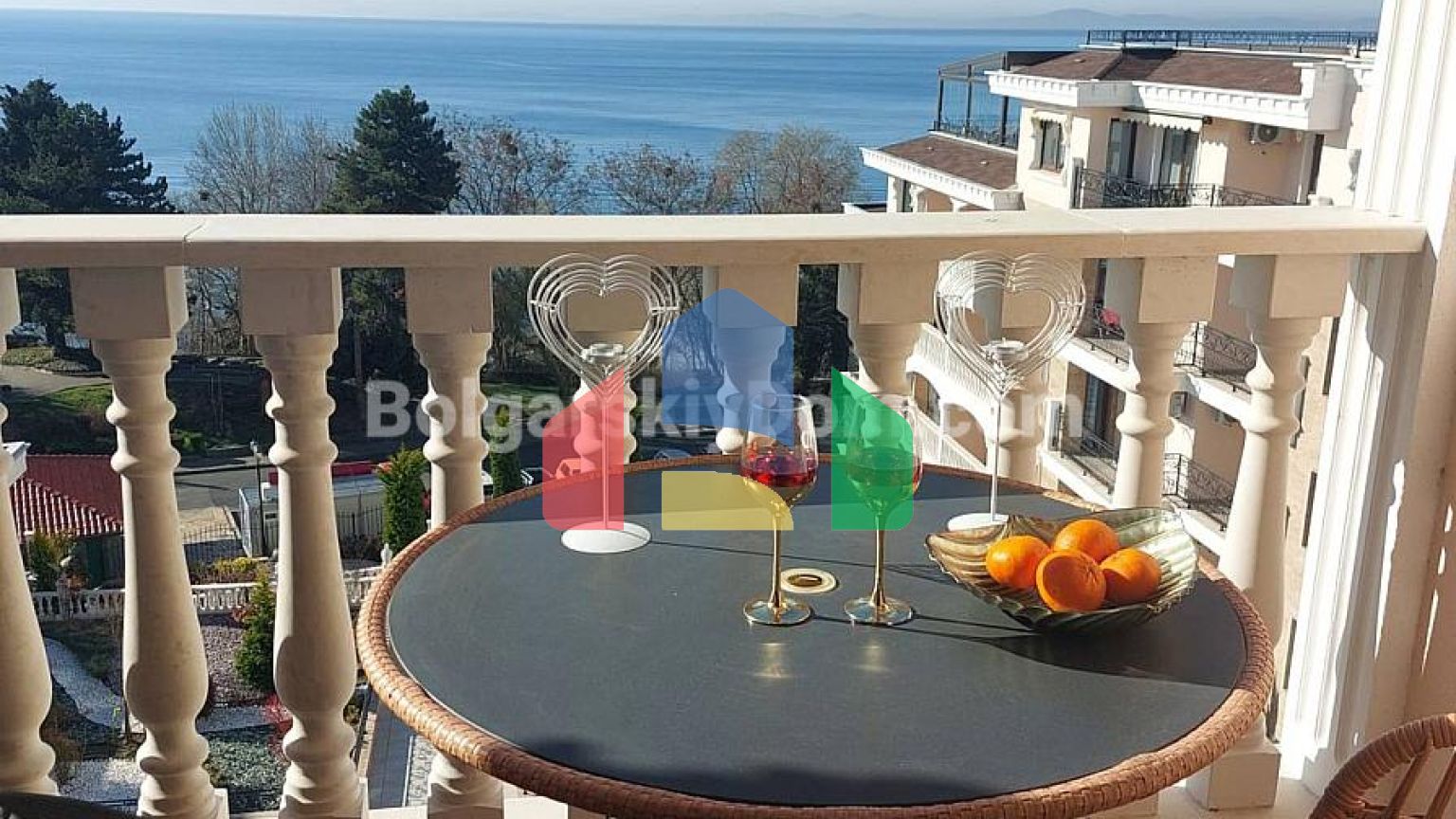 Трехкомнатная квартира в Валенсия Гарденс