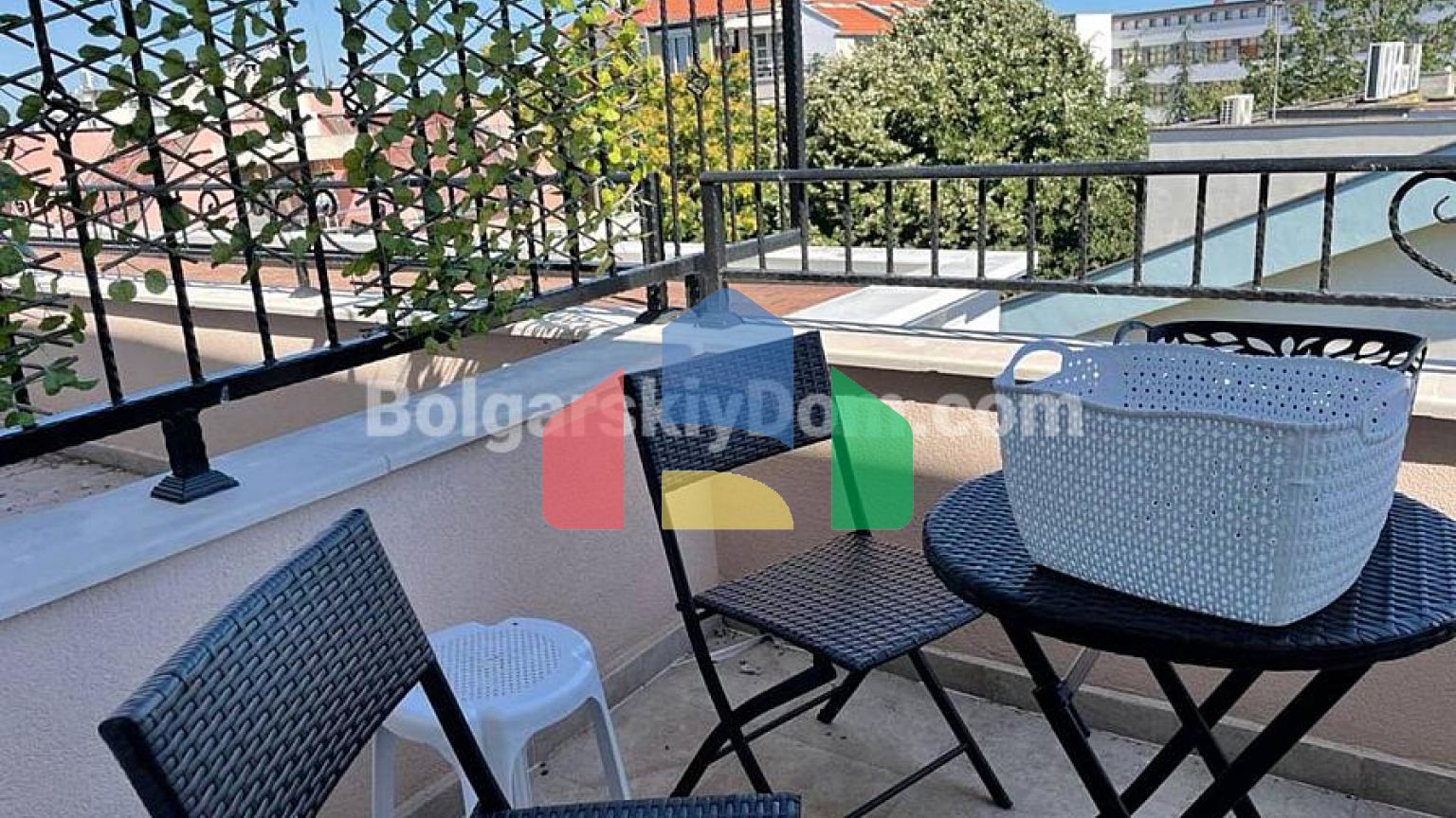 Трехкомнатная квартира в Валенсия Гарденс