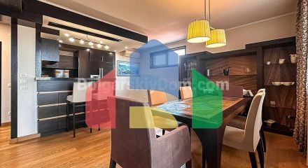 Чотирикімнатна квартира в Естебан