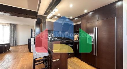 Чотирикімнатна квартира в Естебан