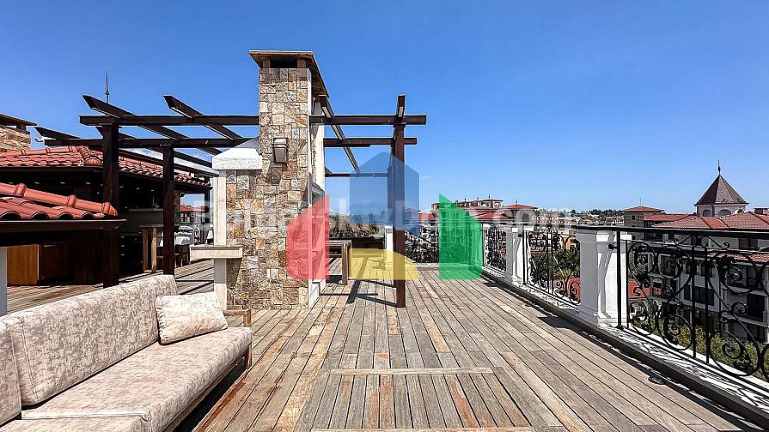 Чотирикімнатна квартира в Естебан