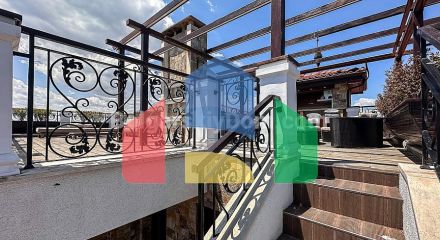 Чотирикімнатна квартира в Естебан