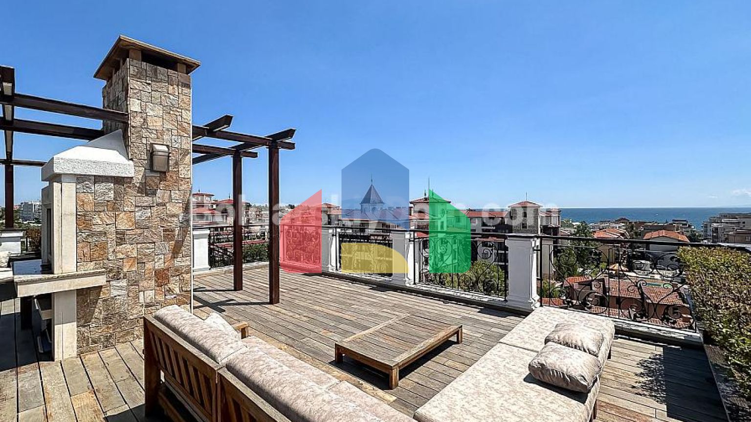 Чотирикімнатна квартира в Естебан