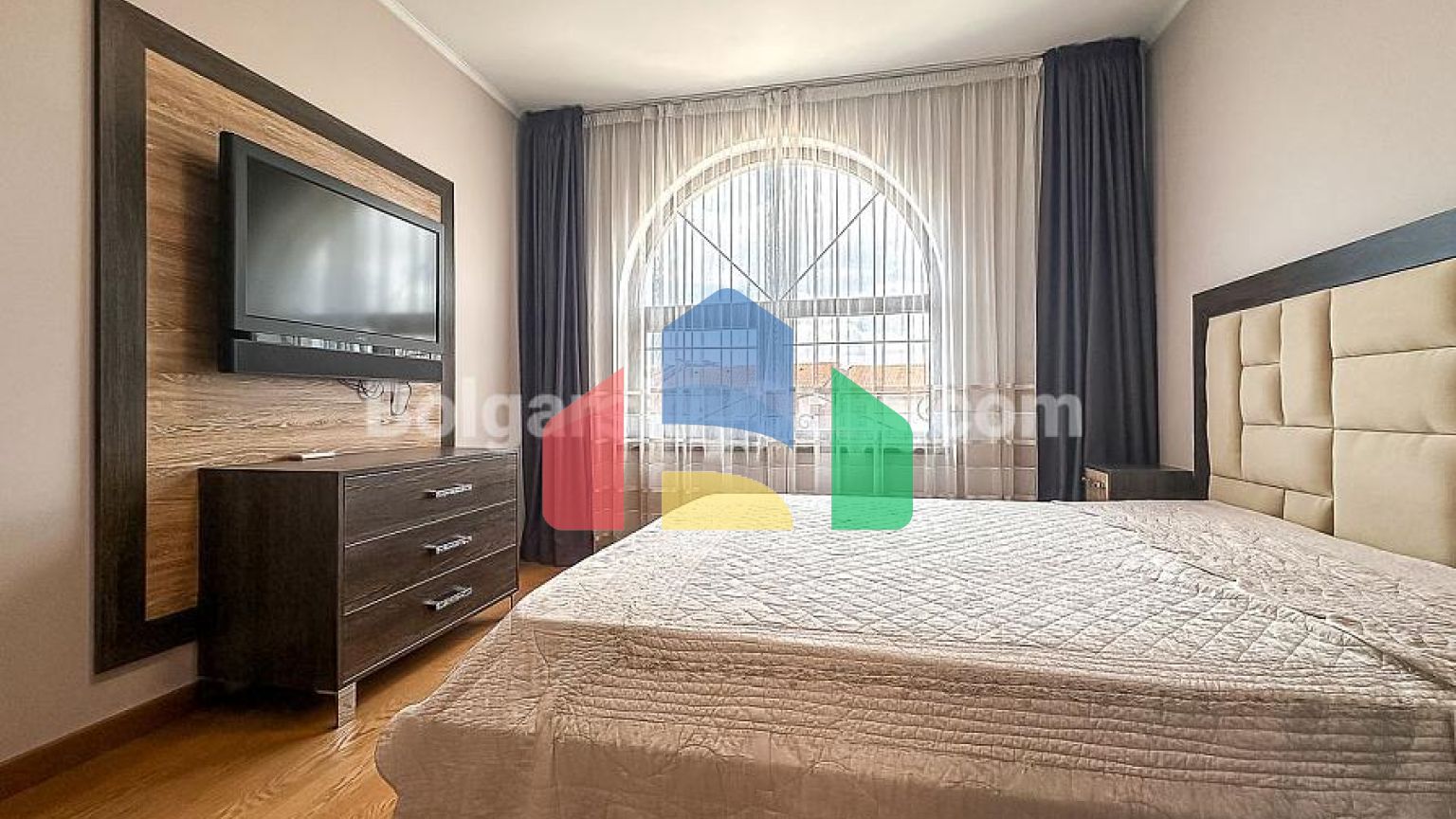 Чотирикімнатна квартира в Естебан