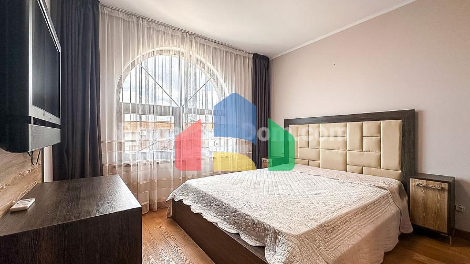 Чотирикімнатна квартира в Естебан