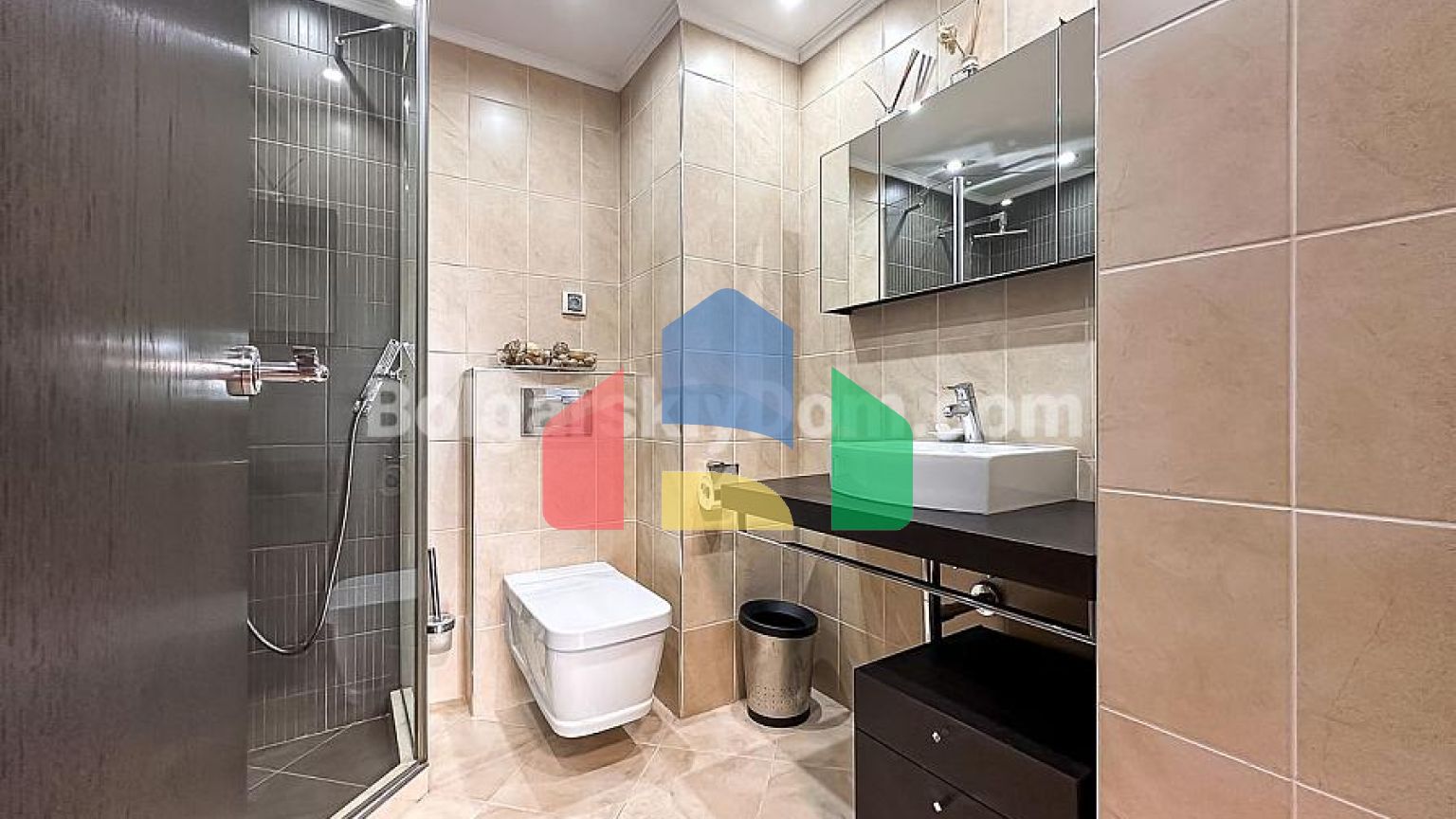 Чотирикімнатна квартира в Естебан