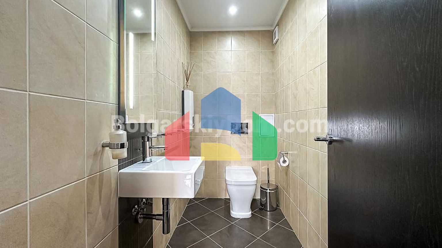 Чотирикімнатна квартира в Естебан