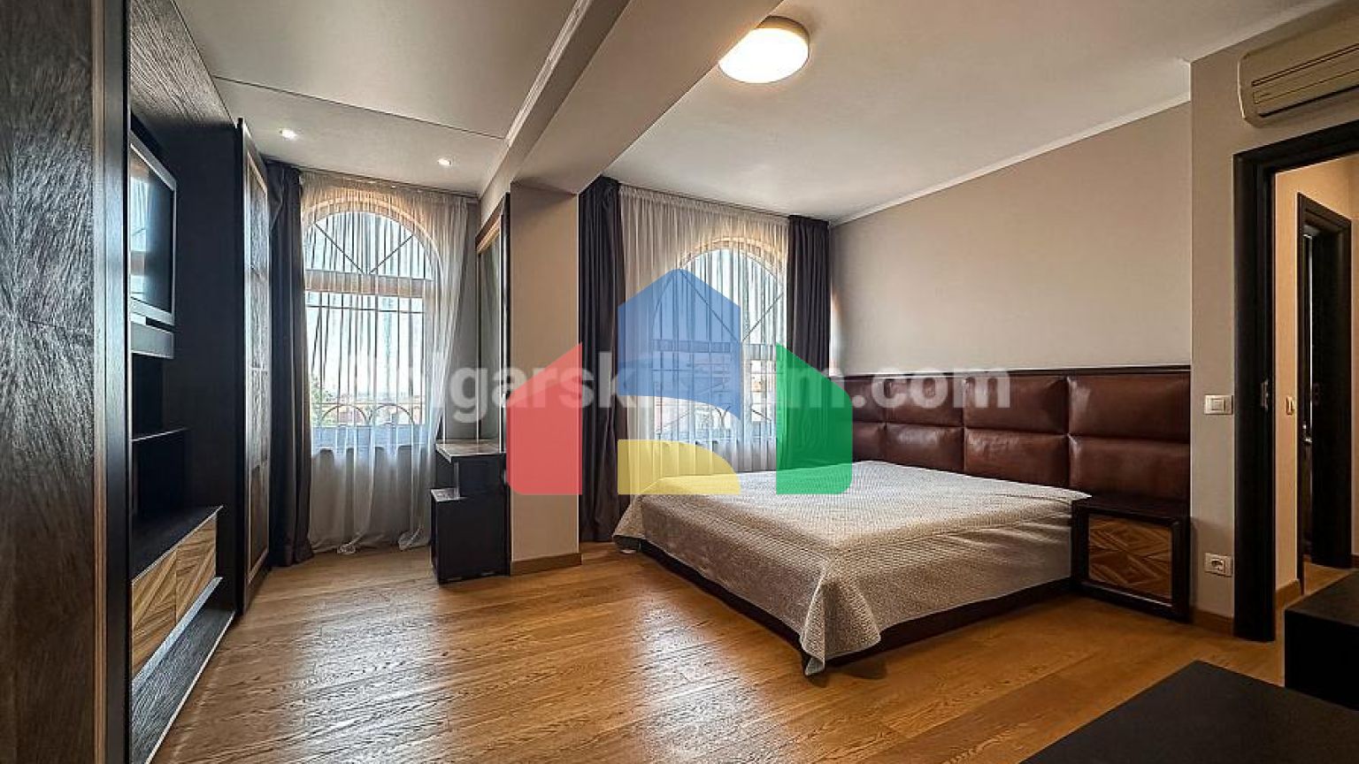 Чотирикімнатна квартира в Естебан