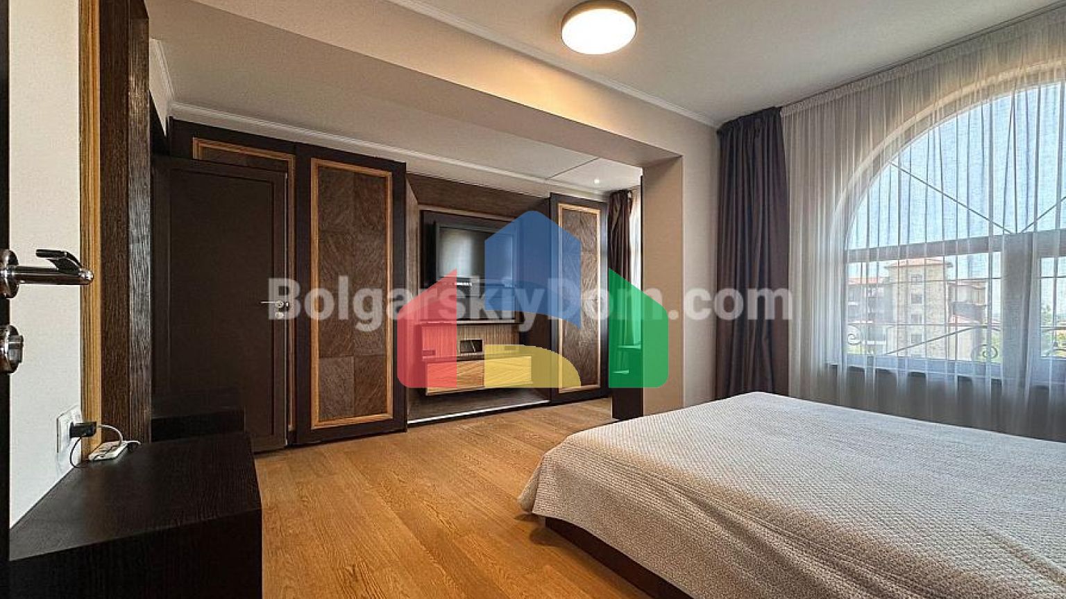 Чотирикімнатна квартира в Естебан